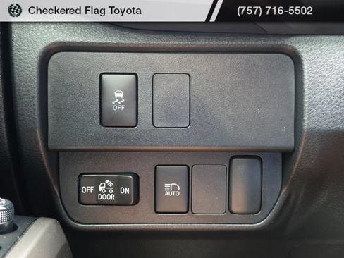 Used 2022 Toyota Tacoma SR5 AWD/4WD image 17