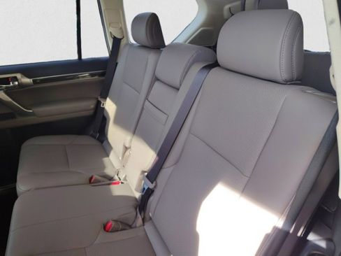 Used 2023 Lexus GX 460 Premium w/ Premium Plus Package image 19