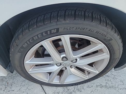 Used 2015 Lexus CT 200h image 12