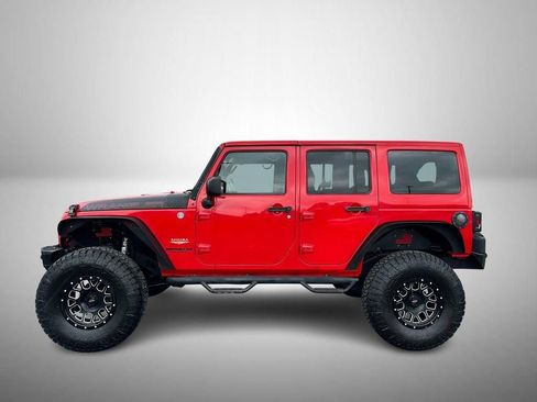 Used 2015 Jeep Wrangler Unlimited Sahara AWD/4WD image 6