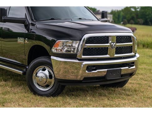 Used 2018 RAM 3500 Tradesman w/ Chrome Appearance Group AWD/4WD image 2