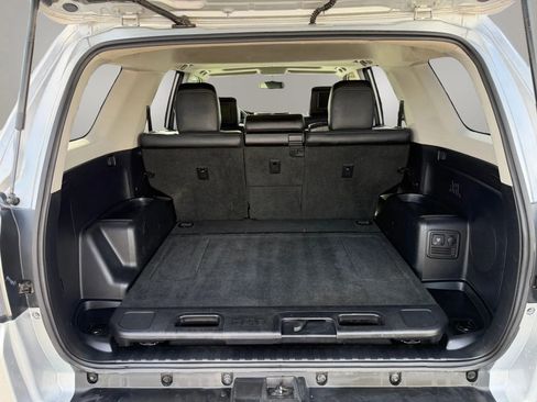 Used 2015 Toyota 4Runner Limited AWD/4WD image 9