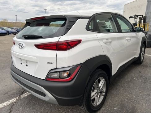 Used 2023 Hyundai Kona SE image 6