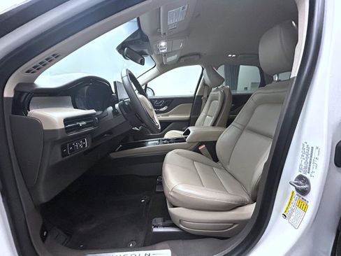 Used 2023 Lincoln Corsair AWD image 10