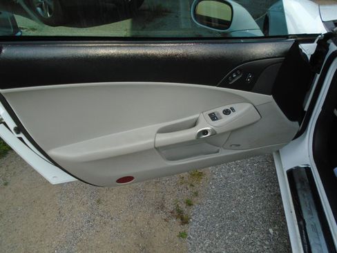 Used 2009 Chevrolet Corvette Convertible w/ Preferred Equipment Group RWD image 19