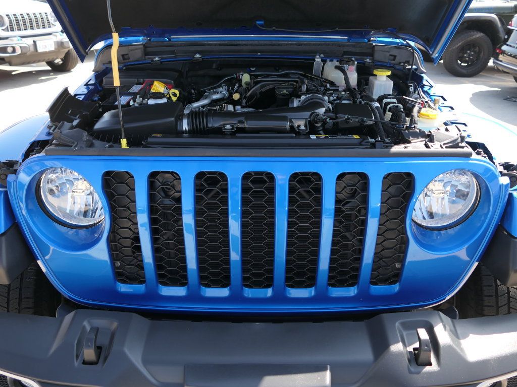 Certified 2023 Jeep Gladiator Sport AWD/4WD image 27