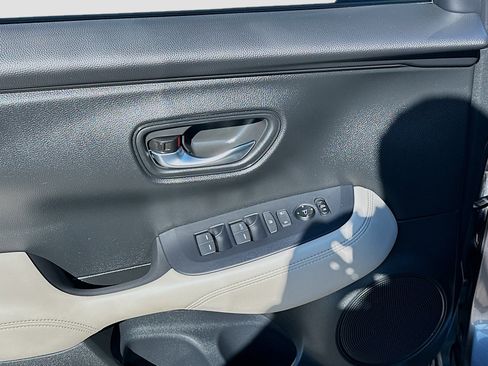 Certified 2024 Honda HR-V LX image 16