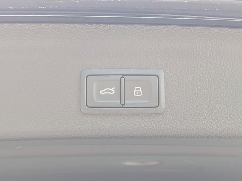 Used 2024 Audi Q3 2.0T Premium Plus w/ Premium Plus Package AWD/4WD image 19