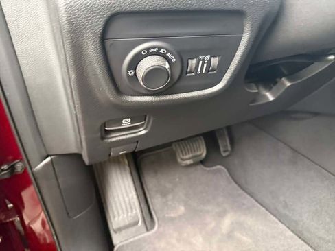 New 2025 Jeep Grand Cherokee Altitude image 28