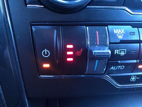 Used 2018 Ford Explorer XLT w/ Equipment Group 202A image 29