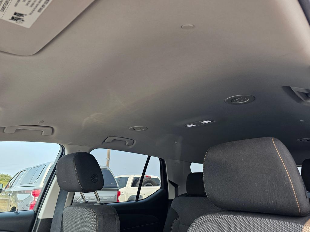 Used 2020 Chevrolet Traverse LS FWD image 22