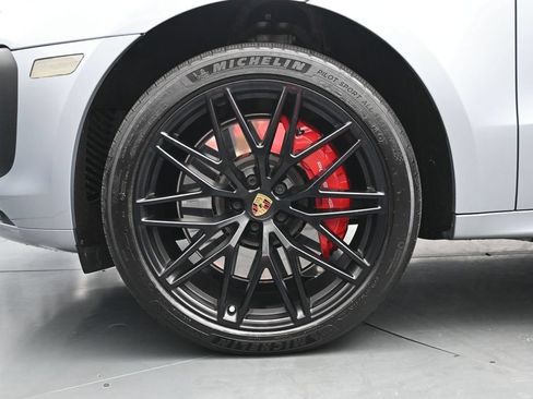 New 2024 Porsche Macan GTS AWD/4WD image 8