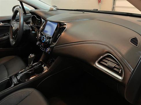 Used 2017 Chevrolet Cruze LT image 68