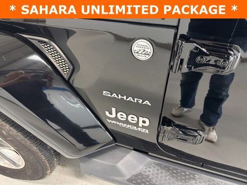 Used 2018 Jeep Wrangler Unlimited Sahara image 35