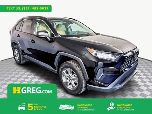 Used 2022 Toyota RAV4 LE image 1