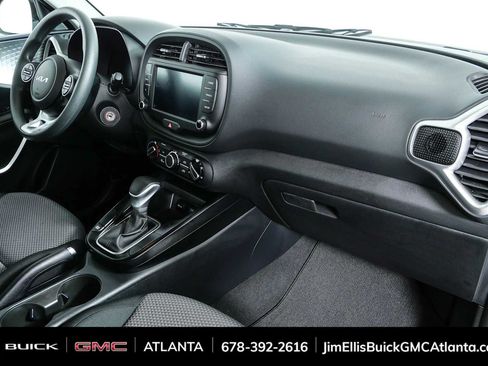 Used 2025 Kia Soul LX FWD image 20