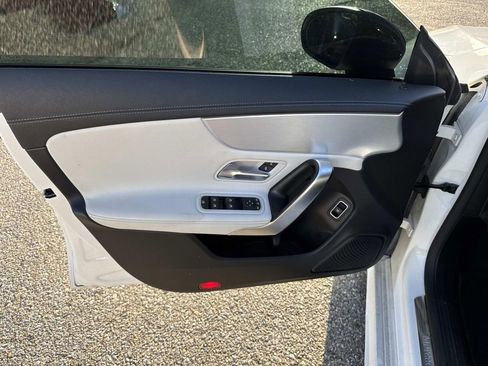 Used 2022 Mercedes-Benz CLA 250 image 19