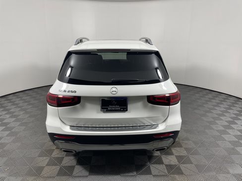 Used 2022 Mercedes-Benz GLB 250 image 4