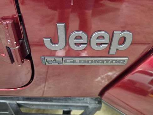 Used 2021 Jeep Gladiator Sport w/ Quick Order Package 24Q 80Th AWD/4WD image 11