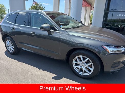 Used 2019 Volvo XC60 T5 Momentum w/ Premium Package FWD image 8
