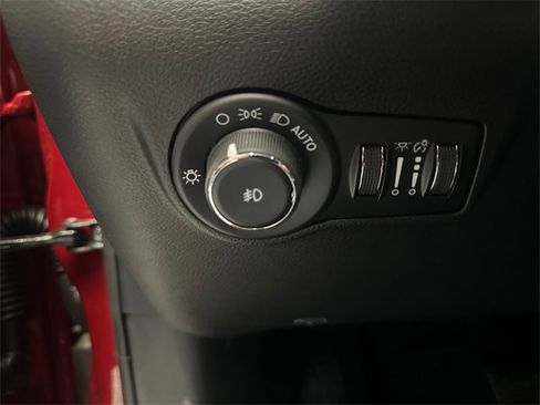 New 2026 Jeep Compass Latitude image 19