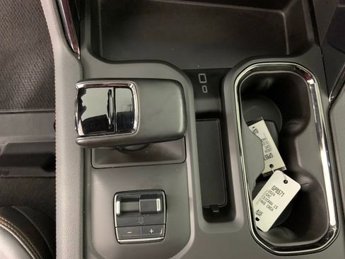 Used 2024 GMC Sierra 1500 AT4 w/ Technology Package image 31