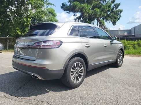 Used 2023 Lincoln Nautilus FWD w/ Premium Package image 2