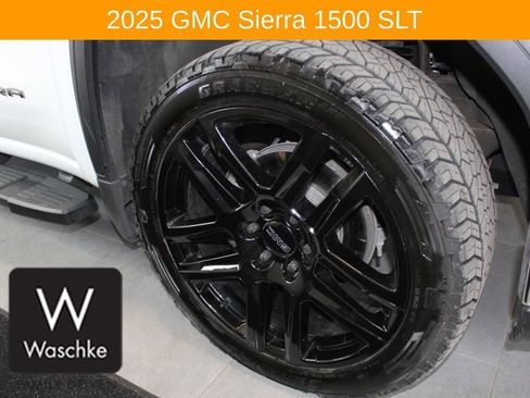 Used 2025 GMC Sierra 1500 SLT w/ SLT Premium Plus Package image 15
