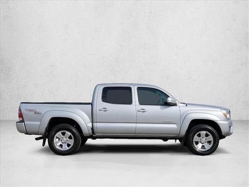 Used 2012 Toyota Tacoma 4x4 Access Cab V6 w/ TRD Off-Road Pkg image 9