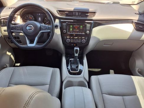 Used 2021 Nissan Rogue Sport SL w/ Premium Package FWD image 10