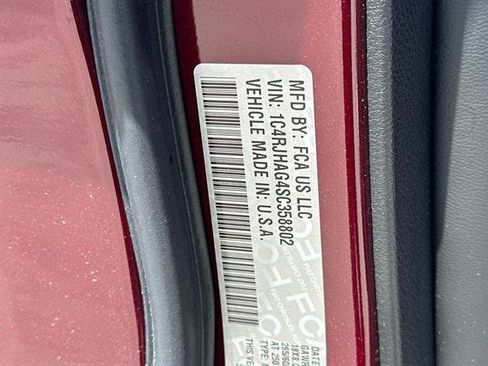 Used 2025 Jeep Grand Cherokee Laredo X w/ Luxury Tech Group I AWD/4WD image 36