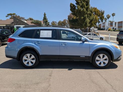 Used 2011 Subaru Outback 2.5i Limited image 5