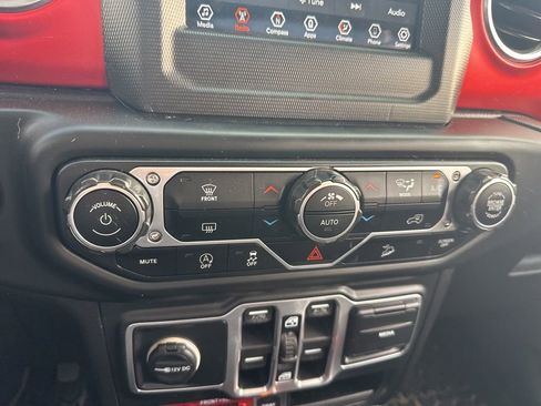 Used 2018 Jeep Wrangler Unlimited Rubicon image 13