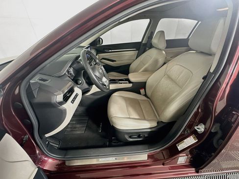 Used 2024 Nissan Altima 2.5 SL FWD image 13