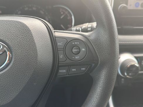 Used 2025 Toyota RAV4 XLE AWD/4WD image 27