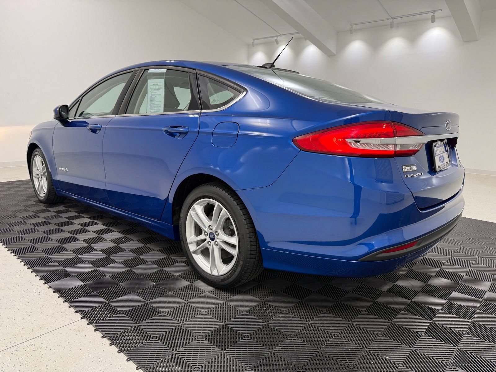 Used 2018 Ford Fusion S FWD image 5