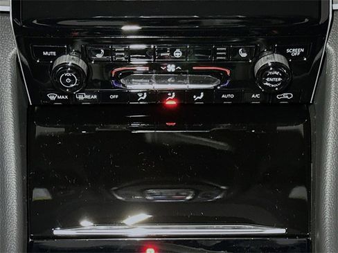 New 2025 Jeep Grand Cherokee L Altitude image 10