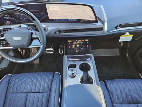 New 2026 Cadillac Vistiq Premium Luxury w/ LPO, Floor Liner Package image 55