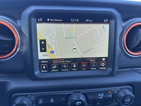 Used 2021 Jeep Gladiator Mojave AWD/4WD image 24