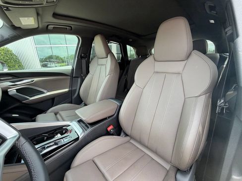 Used 2025 Audi Q5 Premium Plus w/ Premium Plus AWD/4WD image 8