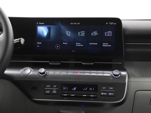 Used 2025 Hyundai Kona SEL image 15