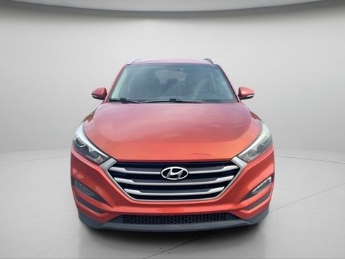 Used 2017 Hyundai Tucson SE Plus AWD/4WD image 3