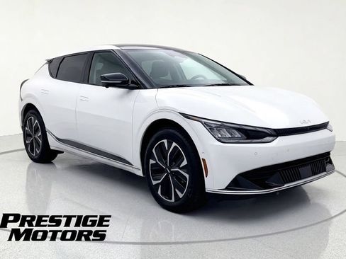 Used 2024 Kia EV6 Light AWD/4WD image 1