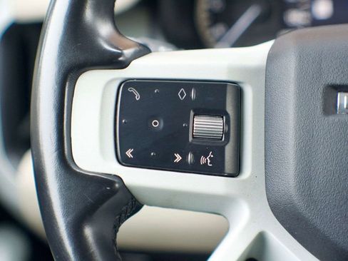 Used 2023 Land Rover Defender 110 SE image 24