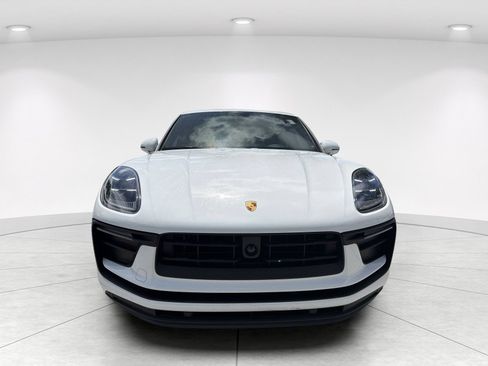 Used 2024 Porsche Macan AWD/4WD image 2