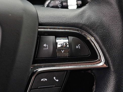 Used 2023 Lincoln Nautilus AWD w/ Premium Package image 16