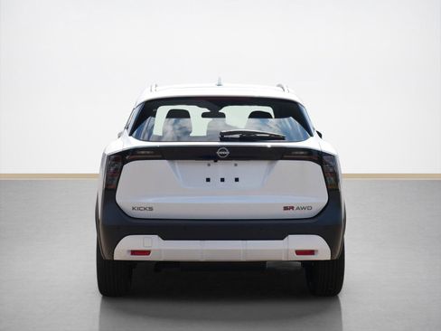 New 2025 Nissan Kicks SR w/ SR Premium Package image 3
