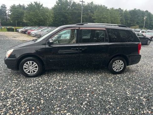 Used 2012 Kia Sedona LX image 2