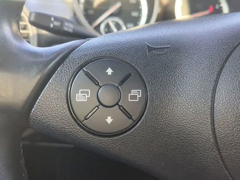 Used 2011 Mercedes-Benz SLK 350 image 20