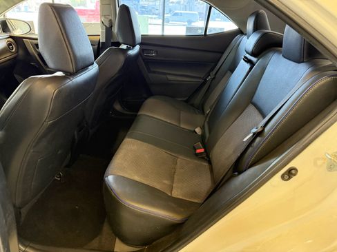 Used 2019 Toyota Corolla SE w/ Carpet Mat Package (TMS) FWD image 10